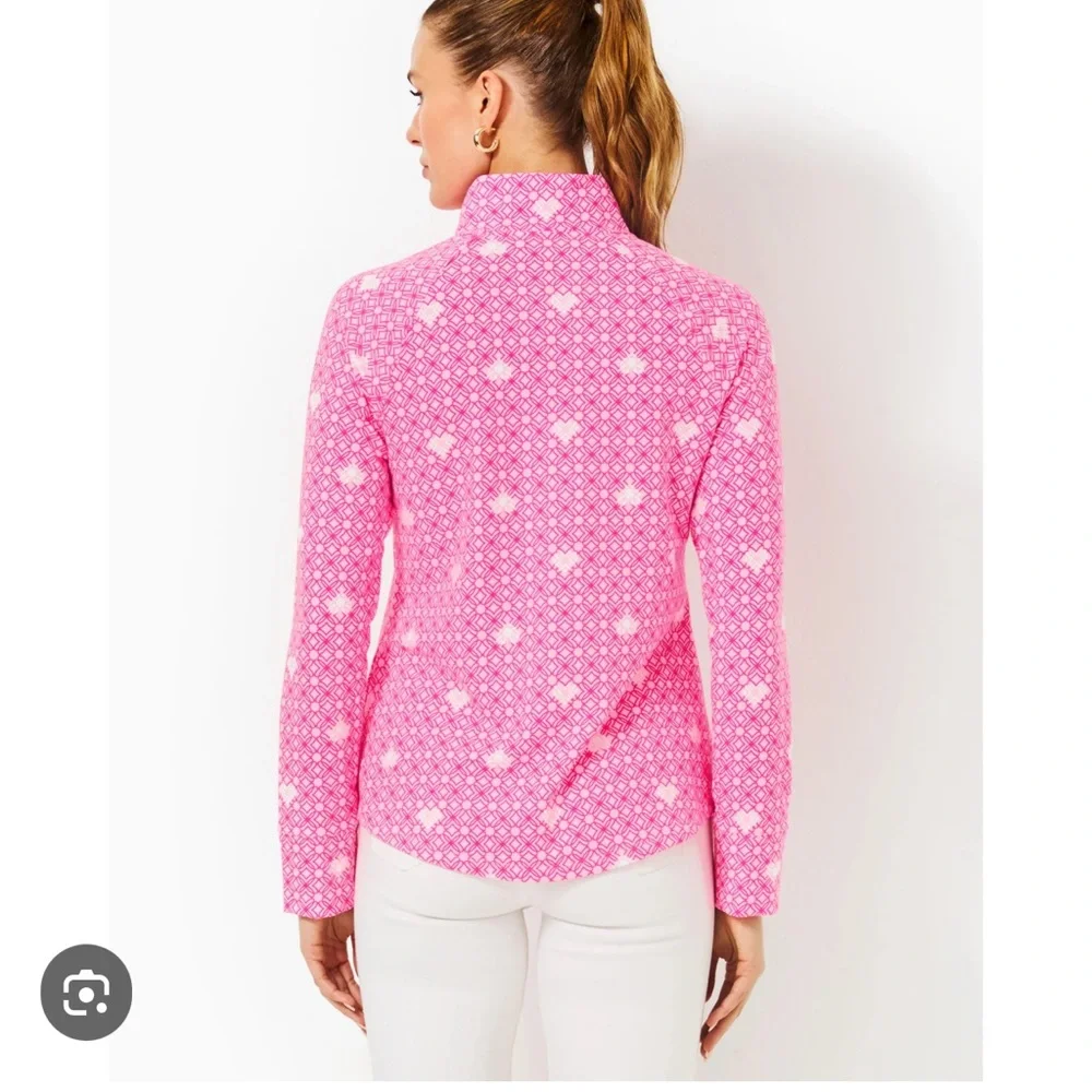 Lilly Pulitzer UPF 50+ Skipper Popover Passion Fruit Pink Fluttering Hearts, M - Picture 2 of 11